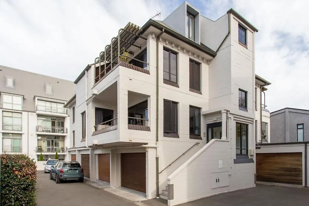 Location Cbd Close To Hospital And Hagley Park With Free Parking Christchurch Apartment